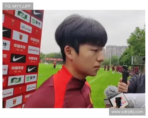 李镇全分析战越南下半场体能问题并强调全力以赴应对韩国队挑战